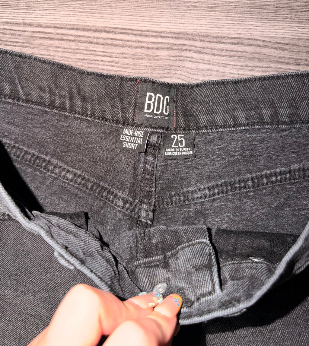BDG Urban Outfitters Mide-Rise Essential Denim Shorts - 25”