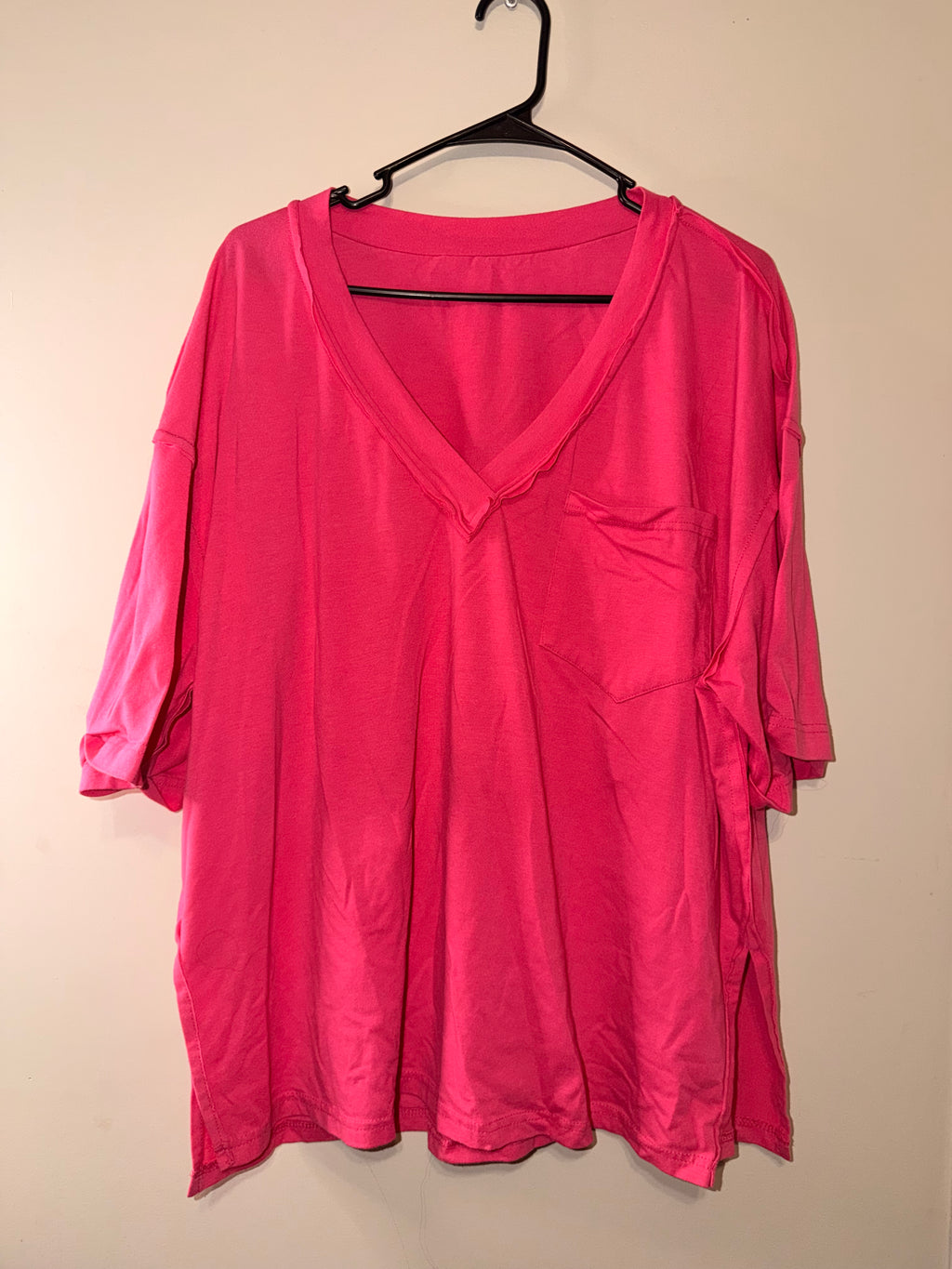 Boutique Raw Hem Pink Pocket Tee - Large