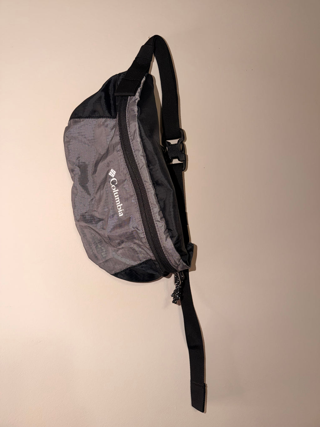 Columbia Black & Grey Belt Bag