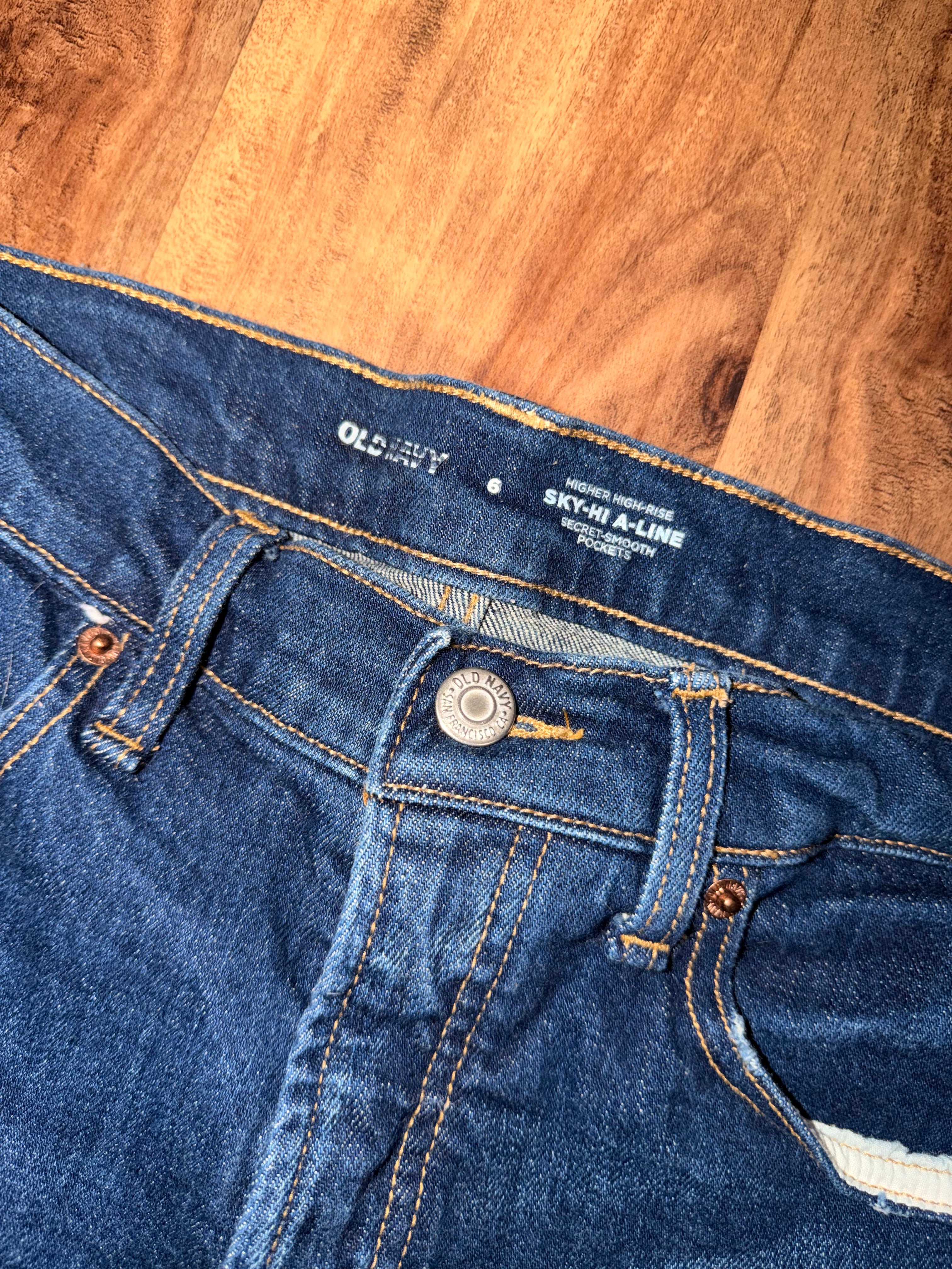 Old Navy Sky Hi A Line Denim Shorts - 6