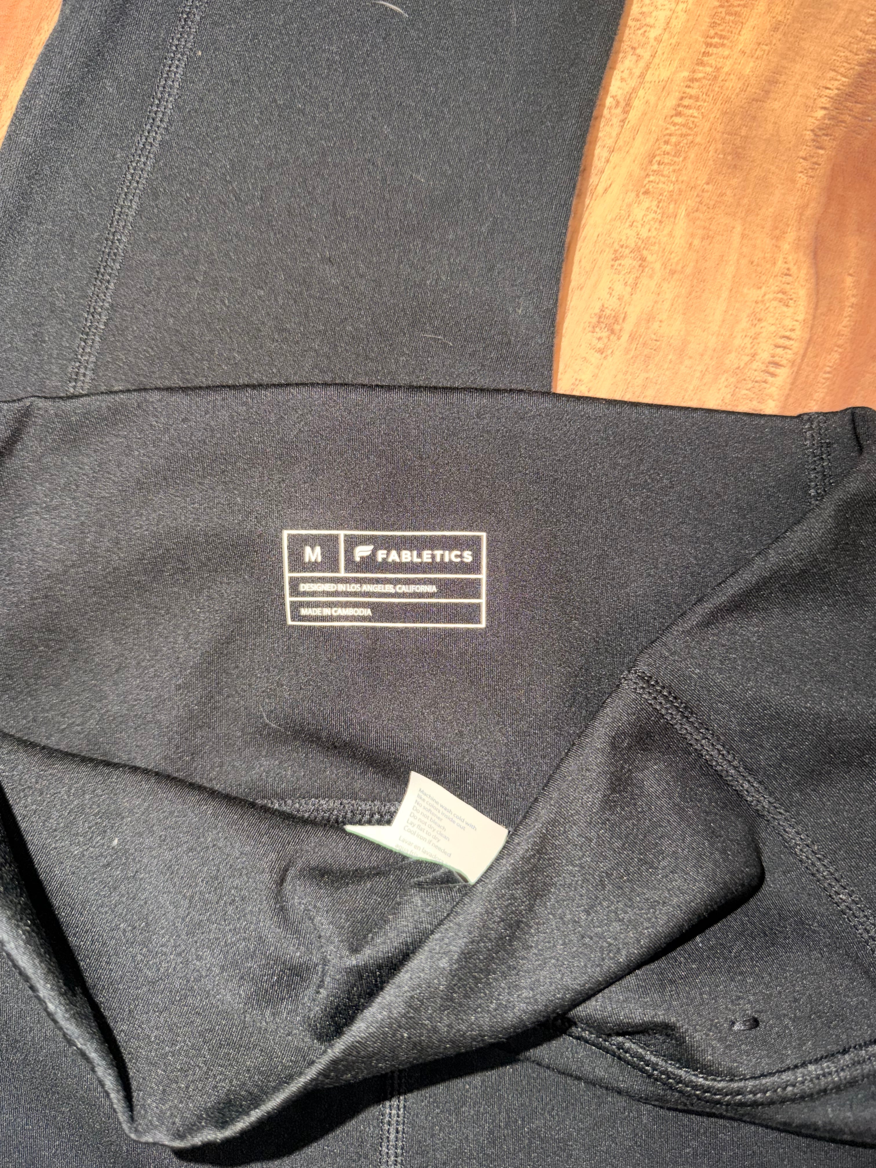 NWOT Fabletics Full Length Pocket Leggings - Medium