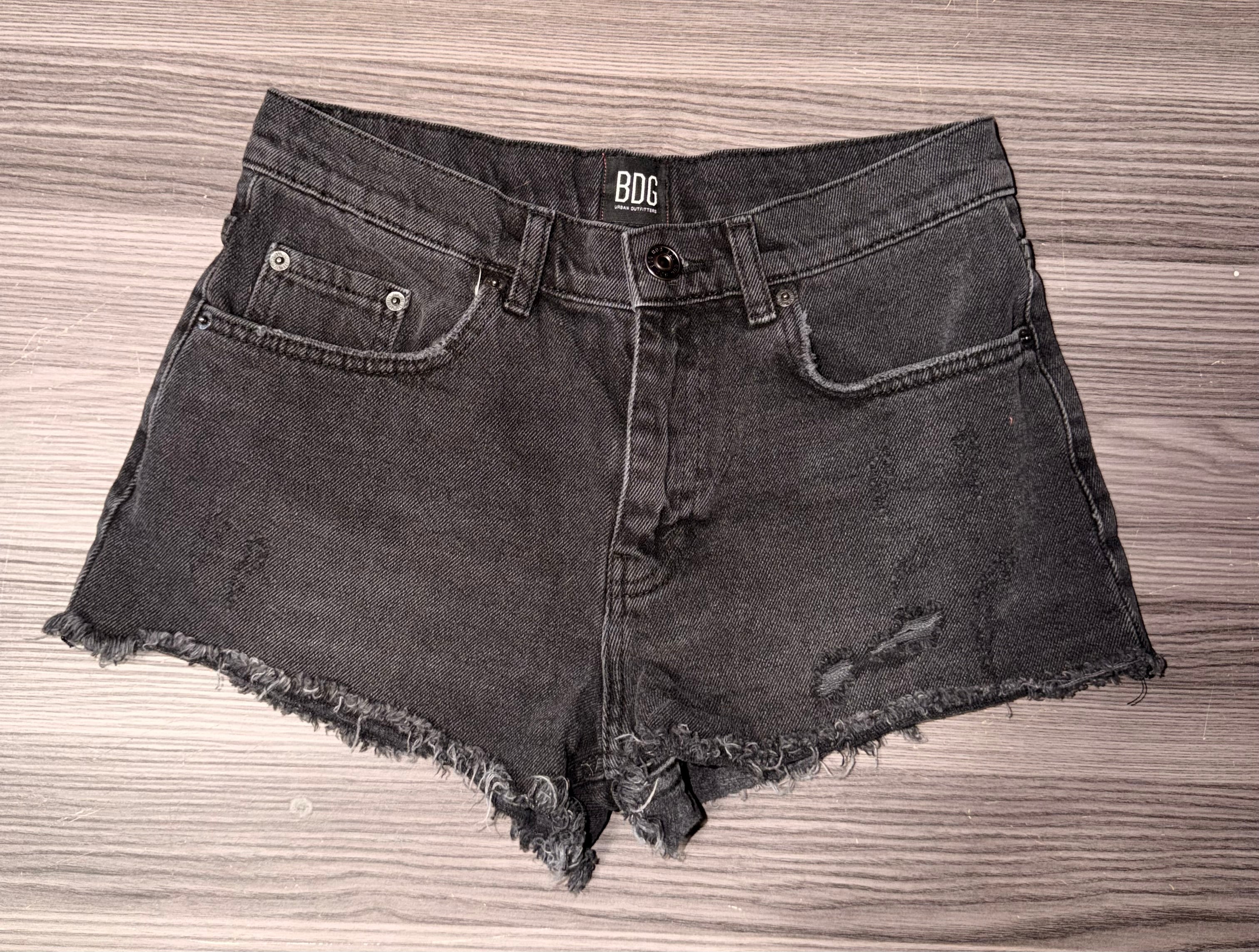 BDG Urban Outfitters Mide-Rise Essential Denim Shorts - 25”