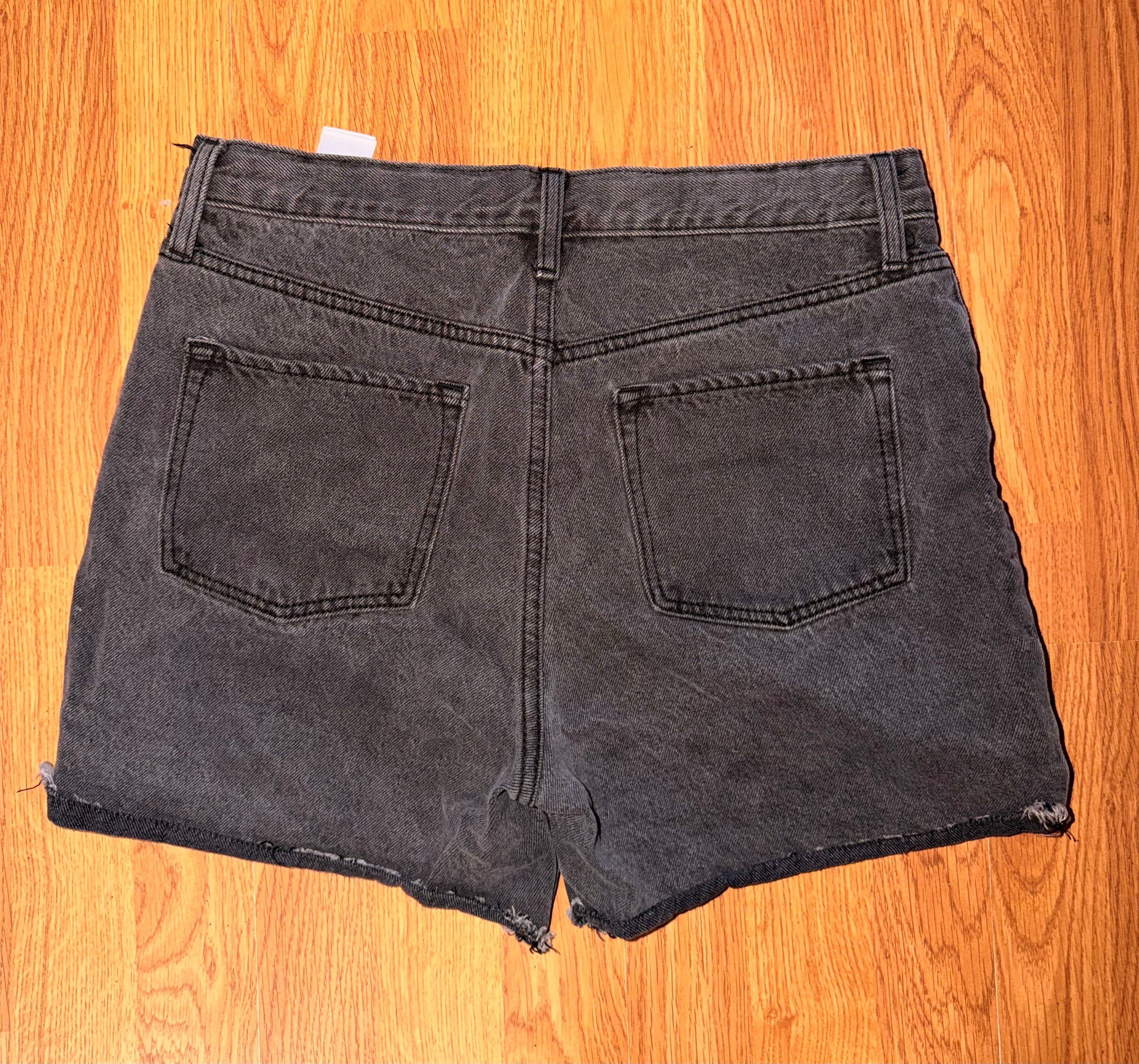 Old Navy Hi Rise Raw Hem Denim Shorts - 14