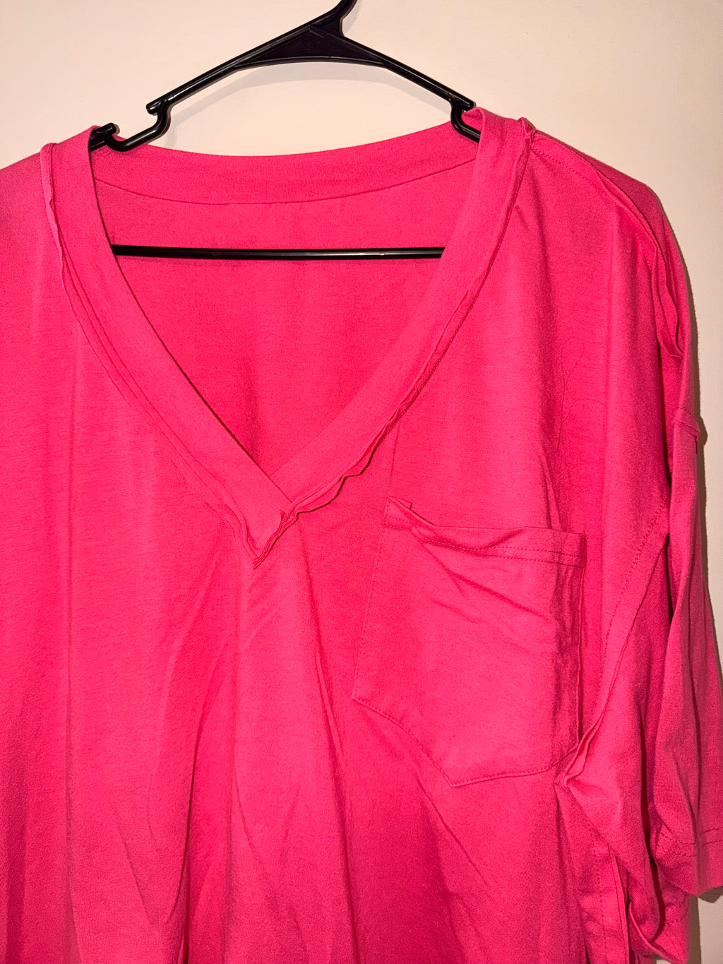 Boutique Raw Hem Pink Pocket Tee - Large