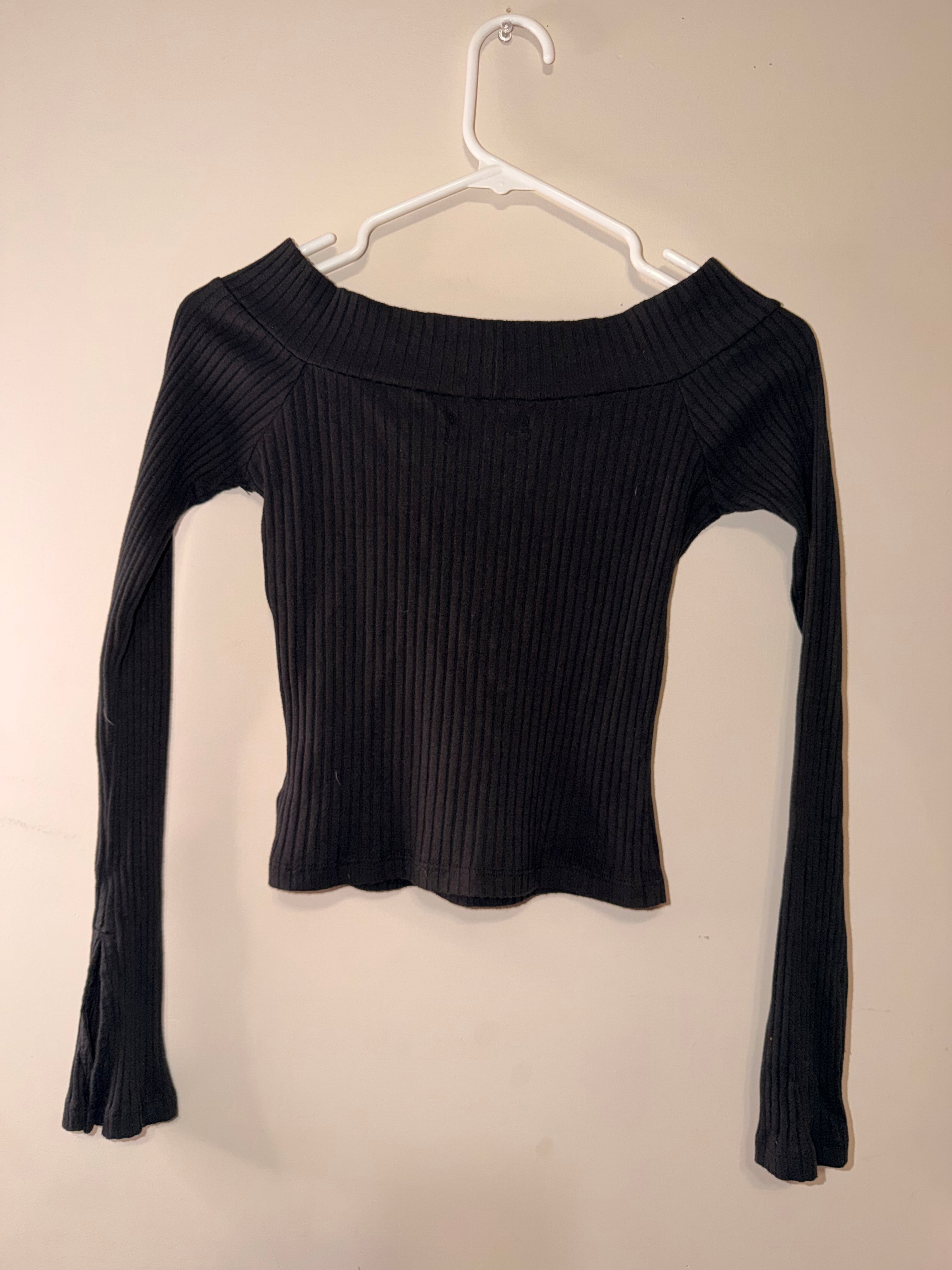 Urban Outfitters Ribbed Off The Shoulder Top - Small